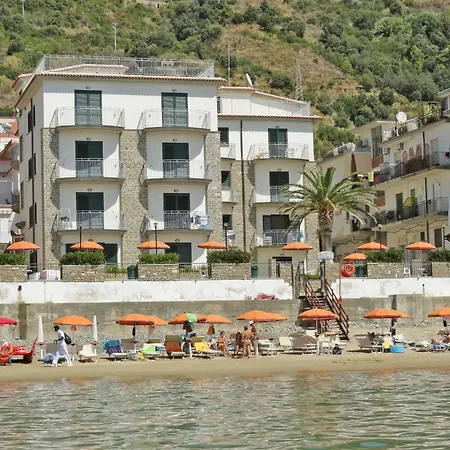 アパートホテル Vacanze 4*